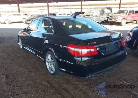 2011 Mercedes-Benz E 350 4Matic z USA, uszkodzony, nr VIN WDDHF8HB0BA432788